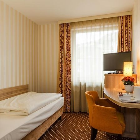 Hotel Alte Post Lehrte Exterior foto